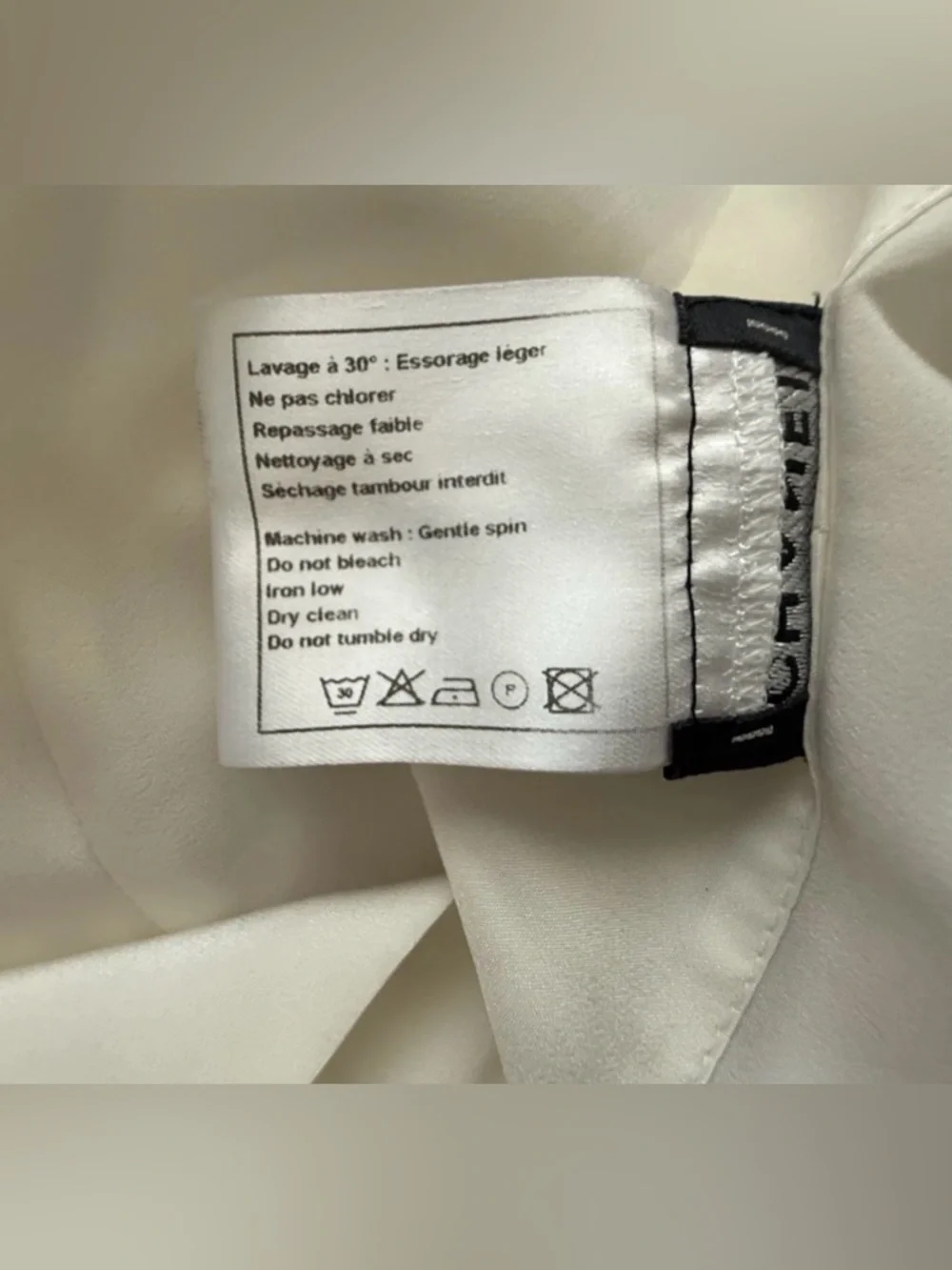 CHANEL Uniform ivory Blouse Shirt Tie Bow Pearl Buttons Polyester 38/6 - Picture 16 of 16